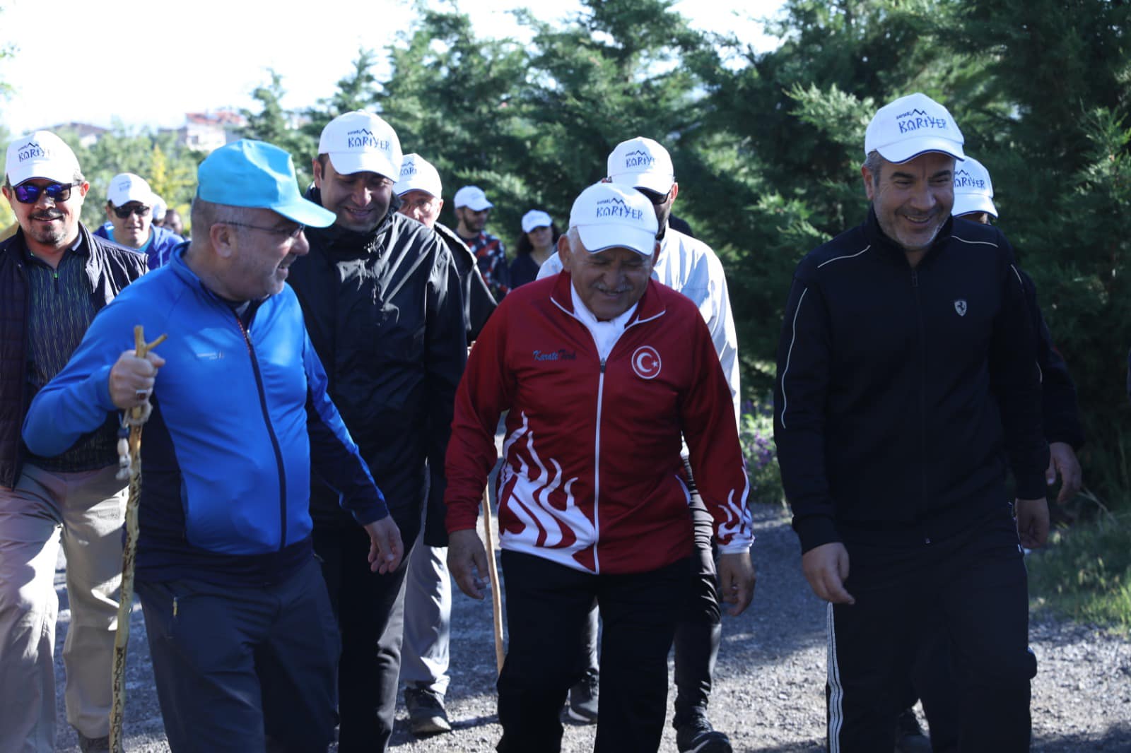 Başkan Büyükkılıç, Kayseri Kariyer Merkezi'nin düzenlediği doğa yürüyüşüne katıldı