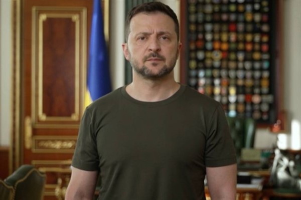 Zelenski'den Romanya Cumhurbaşkanı Iohannis'e teşekkür