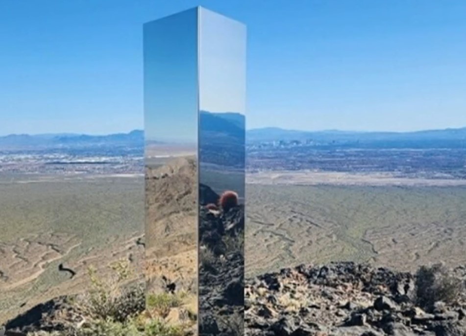 Nevada çölünde 2020'den bu yana ilk kez ''gizemli monolit'' görüldü
