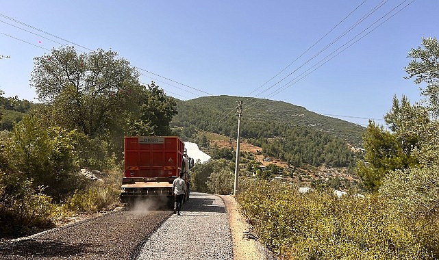 ASAT Gazipaşa'da bozulan yolları asfaltladı