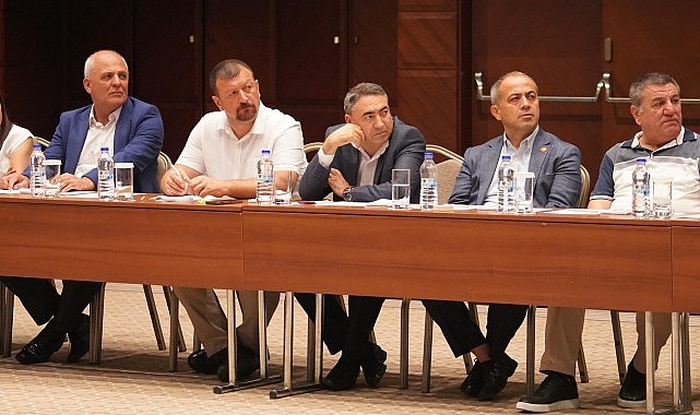 Avcılar'da belediyenin sunduğu hizmetleri daha etkin hale getirmek için Avcılar Belediyesi Meclis Üyeleri Çalıştay'ı yapıldı