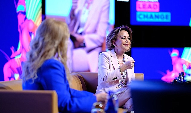 Emine Sabancı Kamışlı'ya Üstün Başarı Ödülü