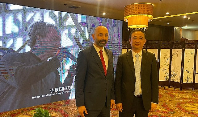 İznik Belediyesi'nin kardeş şehri olan Çin'in seramik şehri Jingdezhen ile İznik'in seramik kardeşliği Çin Devlet Televizyonu ve Çin basınında geniş yer buluyor