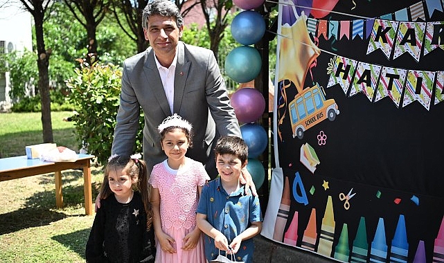 Kartepe Belediye Başkanı Av.M.Mustafa Kocaman, Rahmiye Mahallesi Kur'an-ı Kerim kursunda eğitim gören miniklerin mezuniyet törenine katıldı