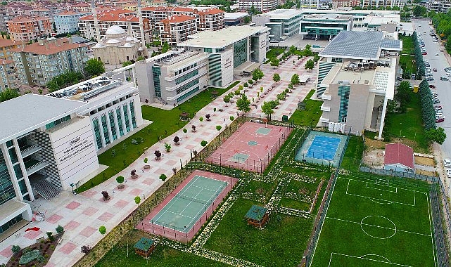 “KTO Karatay Üniversitesi, YÖK'ten Beş Turuncu Bayrak Ödülü Birden Alarak 7. Oldu"
