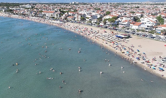Kurban Bayramı dolayısıyla tatili fırsata çeviren binlerce turist, Körfezin İncisi Burhaniye'ye akın etti