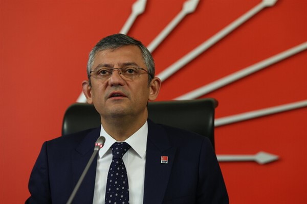 CHP Genel Başkanı Özel’den eski KKTC Başbakan Yardımcısı Denktaş'a ziyaret