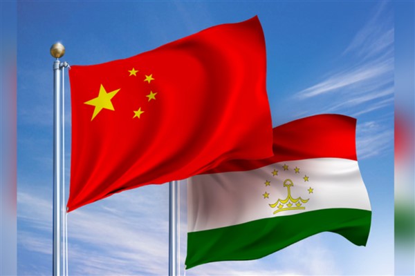 Xi'nin makalesi, Tacikistan basınında