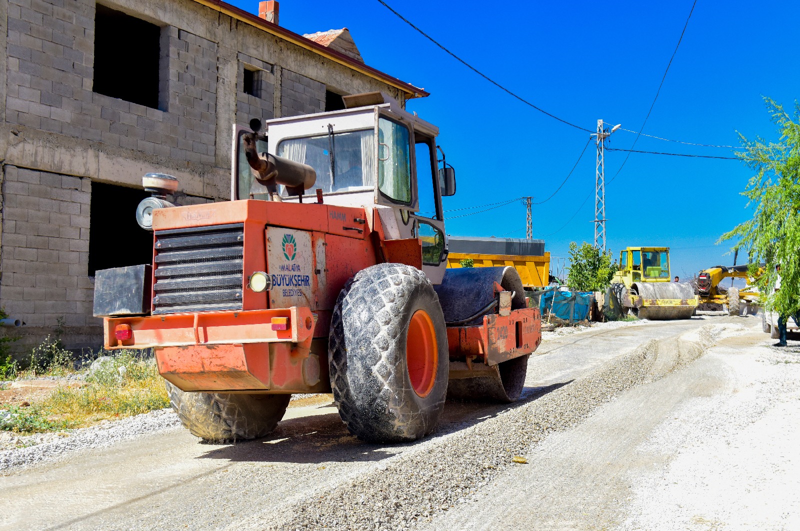 Malatya'da yol çalışmaları devam ediyor