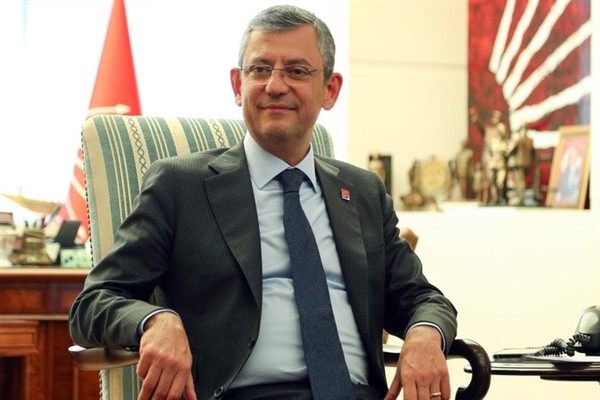 CHP Genel Başkanı Özel, Erikli Baba Eğitim ve Kültür Vakfı'nın aşure programına katıldı