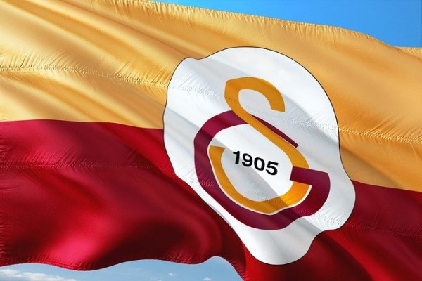 Galatasaray, Ross'u Sparta Prag'a verdi