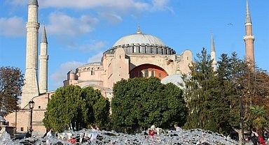 Bakan Işıkhan, Ayasofya-i Kebir Cami-i Şerifi’nin ibadete açılışının yıl dönümünü kutladı