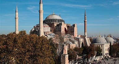Bakan Yumaklı: Ayasofya’nın dirilişi kutlu olsun