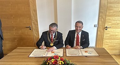 Başkan Çalık, Beylikdüzü ile Paderborn kardeş şehir protokolünün ilk etabını imzaladı