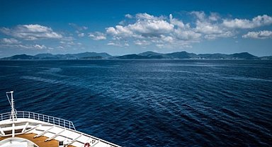 Bodrum açıklarında makine arızası yapan tekne kurtarıldı