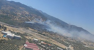İzmir’in Menemen ilçesindeki yangına müdahale sürüyor