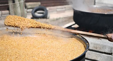 Mamak’ta asırlık gelenek olarak sürdürülen bulgur kaynatma sezonu başladı