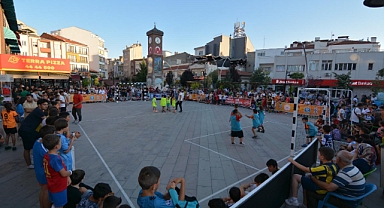 Minik Kramponlar Geleneksel Sokak Futbolu Turnuvasında Buluştu