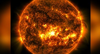 NASA: Güneş, güçlü bir patlama yaydı