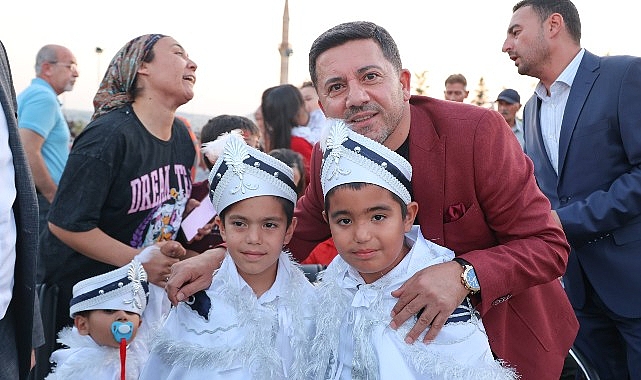 Nevşehir'in il oluşunun 70. Yıl dönümü dolayısıyla Kayaşehir'de düzenlenen tören büyük ilgi gördü