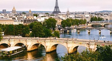 Paris Seine Nehri boyunca Olimpiyatların açılış töreni gösterisine hazırlanıyor