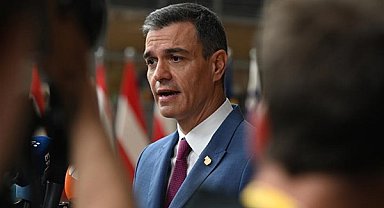 Sanchez, sağlık alanında araştırmalar yapan Caixa Araştırma Merkezi'ni ziyaret etti
