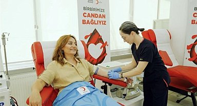 Ünlü oyuncular Türk Kızılay’a kan bağışı çağrısı yaptı