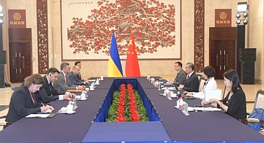 Wang Yi, Kuleba ile bir araya geldi
