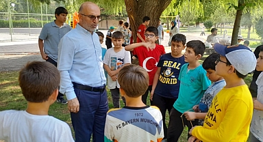 Yaz kurslarında eğitime devam eden öğrenciler piknik etkinliğinde de bir araya geldi.