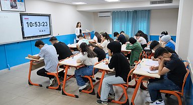 Adana Büyükşehir Belediyesi Ücretsiz Kurs Merkezleri öğrencileri üniversiteye yerleşti