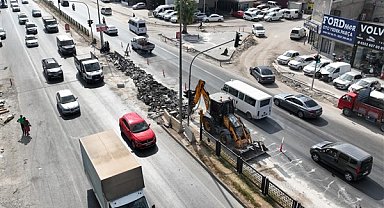 Adana Büyükşehir Belediyesinin Saydam Caddesi'nde akıllı kavşak çalışmaları devam ediyor