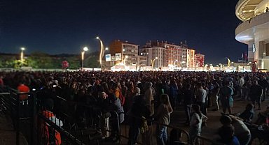 Afyon Kahve Festivali'nde Ayna sahne aldı