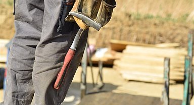 Bakan Işıkhan’dan prefabrik yapıdaki göçükte yaralanan işçiler için geçmiş olsun mesajı