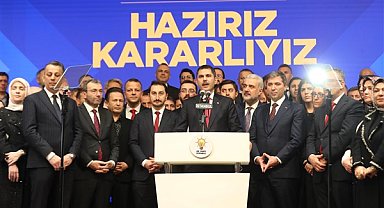 Bakan Kurum, İstanbul'da belediye başkanlarıyla bir araya geldi