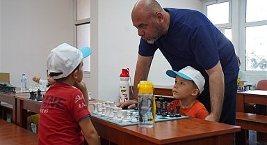 Başkan Aydın, yaz spor okullarında eğitim gören gençleri ziyaret etti