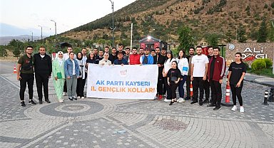 Başkan Büyükkılıç, gençlerle sabah yürüyüşünde buluştu