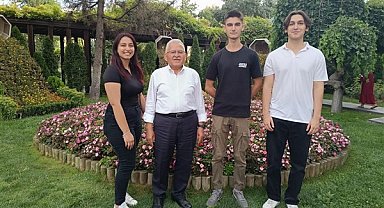 Başkan Büyükkılıç, parkta gençlerle bir araya geldi