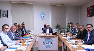Başkan Büyükkılıç'tan ilçelerle değerlendirme toplantısı
