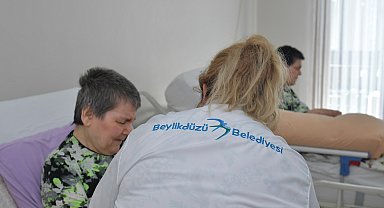 Beylikdüzü'nde “evde öz bakım hizmeti” devam ediyor