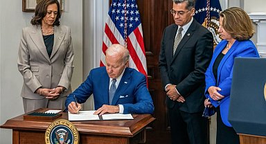 Biden: Kadınlar için mücadele etmeyi asla bırakmayacağız