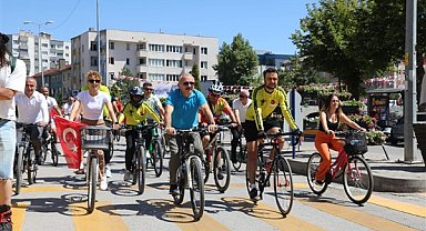 Bisiklet ve motosiklet tutkunları buluştu