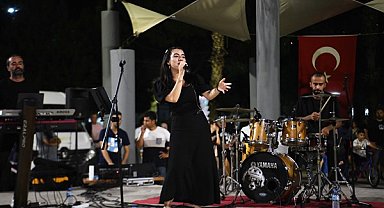 Bornova Çamdibi Atatürk Parkı'nda yaz konserleri devam ediyor