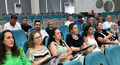 Bornova’da muhtarlara Kent Konseyi semineri