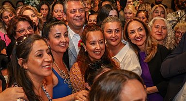 CHP Genel Başkanı Özel, kurultay öncesinde başkan adayları ve delegelerle buluştu