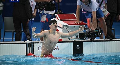 Çinli yüzücü Pan Zhanle, Paris Olimpiyatları'nda altın madalya kazandı