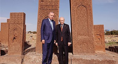 Cumhurbaşkanı Erdoğan’dan Ahlat Selçuklu Meydan Mezarlığı’na ziyaret