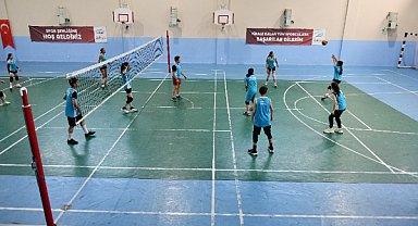 Esenyurt'ta Yaz Spor Okulları’ndaki eğitimler devam ediyor