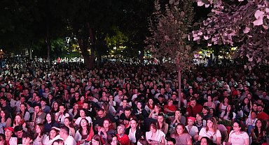 Eskişehir'de Filenin Sultanları'nın maçı dev ekrandan izlendi