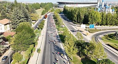ETi Lifalif 5. Uluslararası Eskişehir Yarı Maratonu ve Spor Festivali yapıldı
