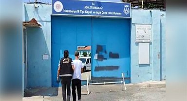Hatay'da uyuşturucu suçundan aranan 2 kişi yakalandı